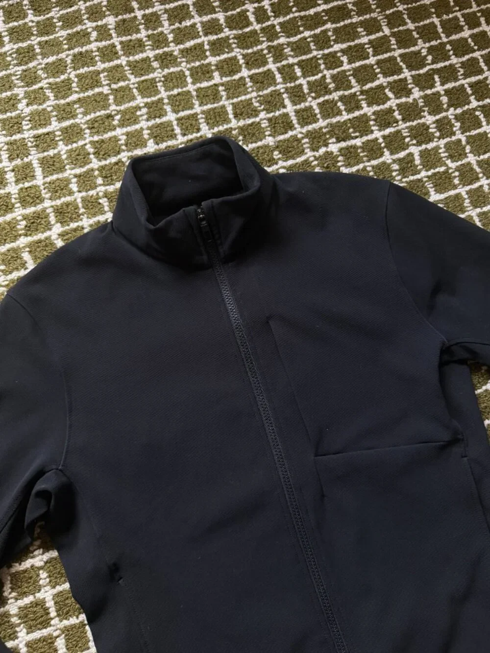 Lululemon Men's Full Zip Funnel Neck Jacket Black Size M Slim Fit Excellent